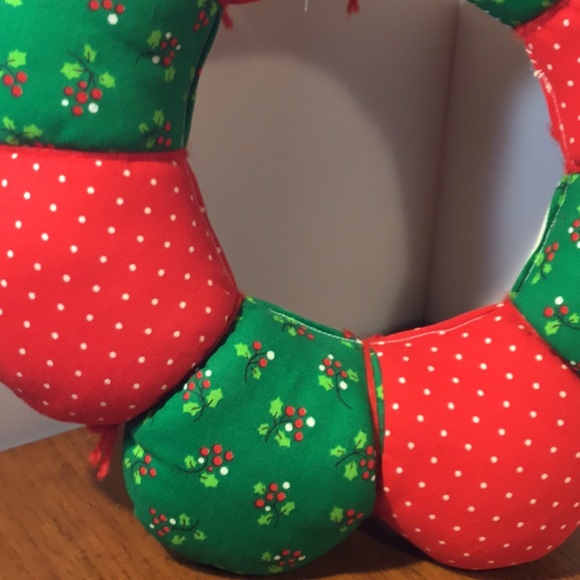 Vintage 12” Handcrafted Christmas Wreath - Picture 9 of 15